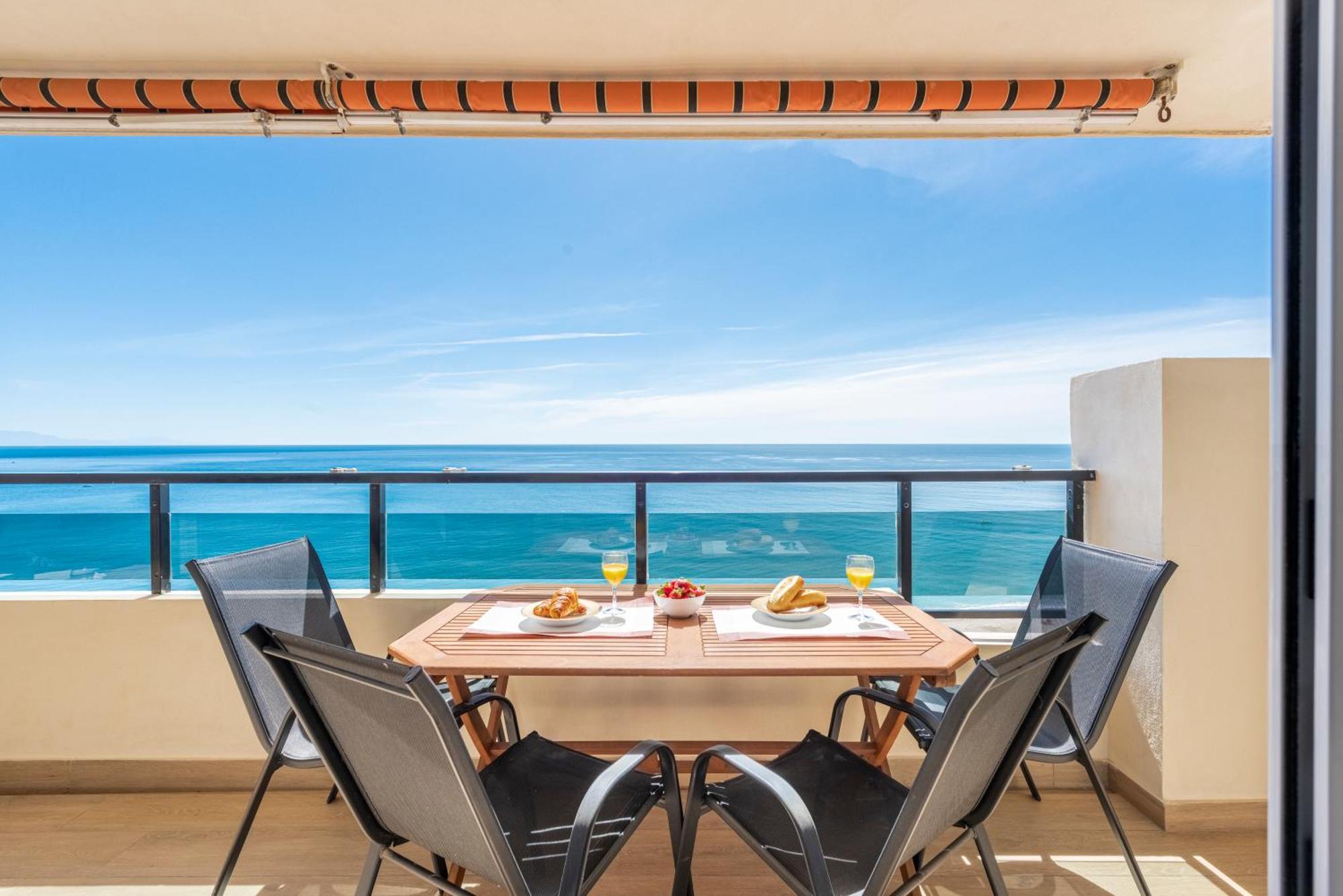 Beachfront -- New Luxury Apartment -- 1ª Linea Playa -- Fuengirola City Center -- Private Parking -- Panoramic Sea Views -- Ngoại thất bức ảnh